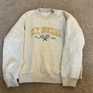 Oversized Abercrombie Graphic Sweatshirt
